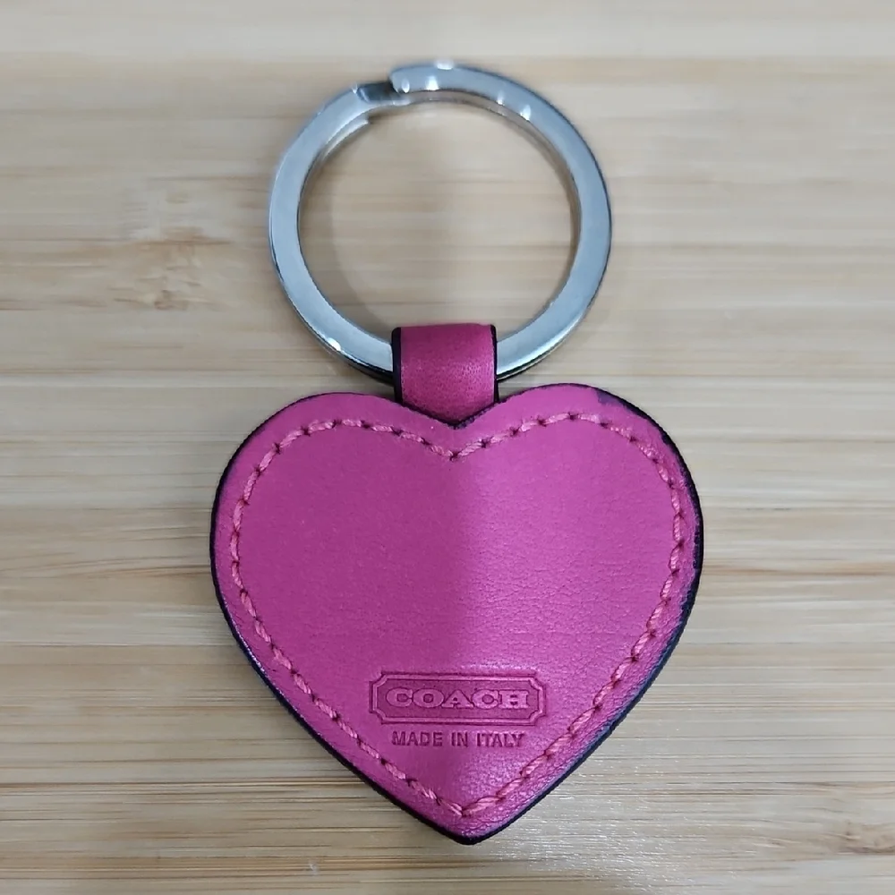 Vintage Coach Y2K Calfskin Leather Heart Keychain FOB Charm Pink Made In Italy